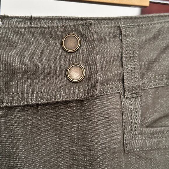 New Directions Stylish Olive Green Pants - Picture 3 of 7